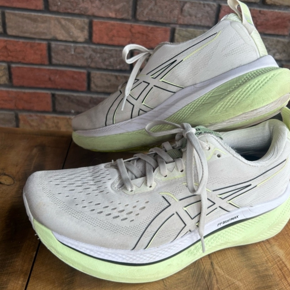 Asics Glideride Max Women's Size 10 with alot of life Left.